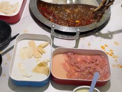 -嘎琉鲜切牛肉自助火锅