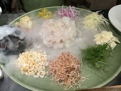 -得意咚瓜·顺德鱼生·冬瓜火锅(深圳首店)