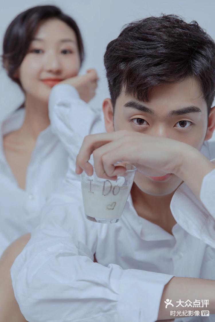 室内情侣写真集