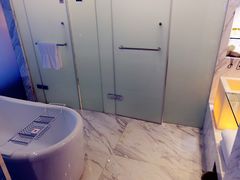 -上海滴水湖皇冠假日酒店