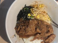 黑椒鸡腿肉拌饭-新石器烤肉(百联川沙店)