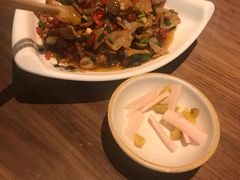 -有红鸡毛店·川菜(建设路店)