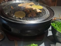 -围炉肉舍•炭烤活鳗•丹东海鲜烤肉(步行街店)