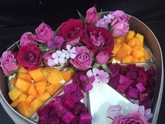 初见吾心鲜花千层礼盒-艾加柒克蛋糕茶歇甜品台(春熙路店)