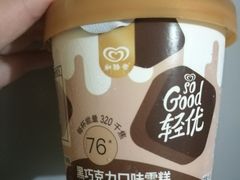 和路雪轻优黑巧克力味雪糕-盒马鲜生(王府广场店)