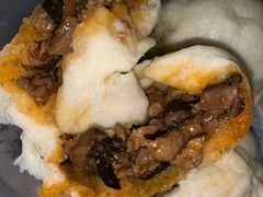 麻辣香菇鸡丁包-老陶包子铺(南大西南村店)