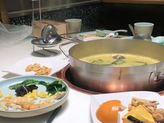-洪氏嗨捞·猪肚鸡火锅(阳光天地店)