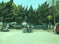 -松鹤墓园-停车场