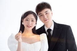 -雪中彩影婚纱摄影·微光艺术中心