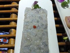 -老牌坊云南鱼豆花火锅(哈西万达店)