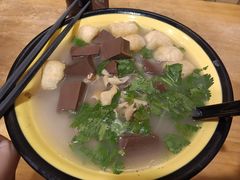 老鸭粉丝汤-龙咆汤包·手工现包小笼(拱北口岸店)