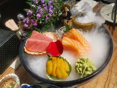 三文鱼与金枪鱼中腹海胆拼盘-阿吾罗日本料理(K11艺术中心店)