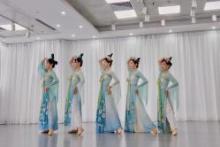 -深舞形体民族舞蹈工作室