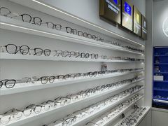 -美式眼镜·授权蔡司.依视路.尼康.豪雅.明月(南翔印象城店)