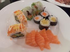 12.三文鱼、寿司（索菲特&nbsp;2&nbsp;on&nbsp;998&nbsp;cafe）-圣丰索菲特·2 On 988 Café 自助餐厅