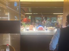 -钱小奴海鲜自助黑金店(杭州滨江龙湖店)