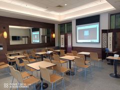 -上海跨国采购会展中心