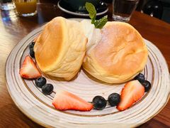 莓果奶油芝士舒芙蕾松饼-UPPER KITCHEN(延安路店)