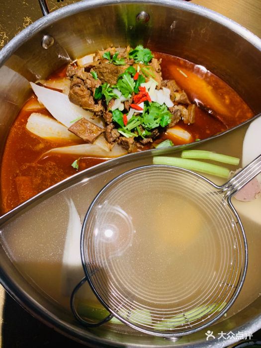 左庭右院鲜牛肉火锅(五角场合生汇店)特色牛腩鸳鸯锅图片