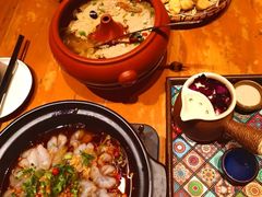 -老滇山寨•云南特色菜•地方菜•民族风情歌舞表演(金碧店)