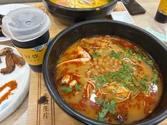 -花馬肆.云南过桥米线(汉神购物广场现场熬汤店)