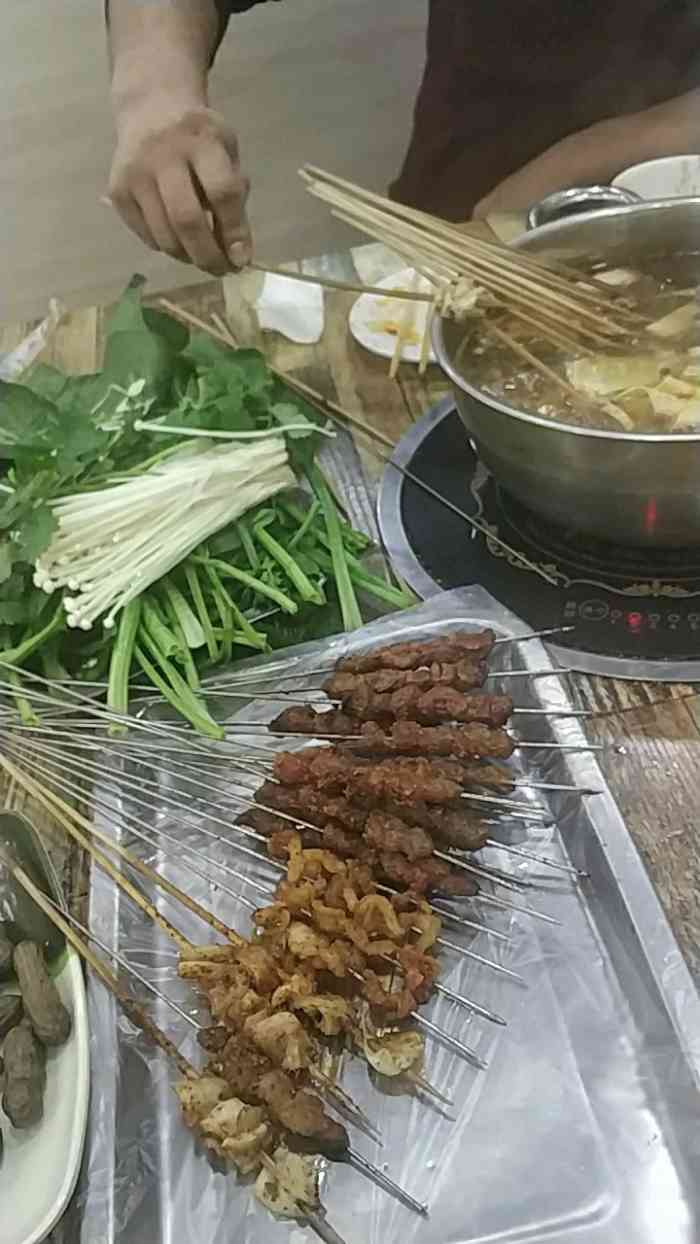 太阳火烧烤-"串的品类很丰富,齐全,肉质细腻,新鲜,烤.