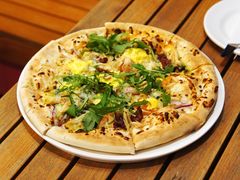 烤鸡奶酪蔬菜披萨-城市大道红炉披萨烘焙坊