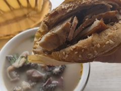 烧饼夹肉-洪峰浩老北京烧饼夹肉(角门路店)