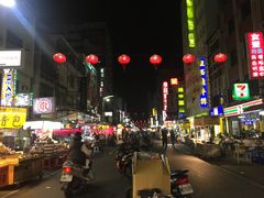 -六合夜市