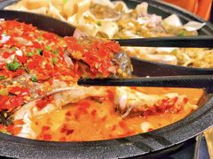 -阿瓦山寨·湘菜现炒·剁椒鱼头王(咸阳总店)