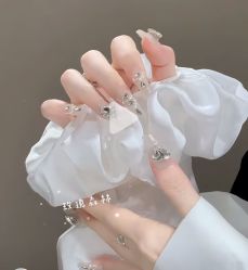 -丽心自助美甲美睫