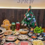 现场手磨助烤，与各种小料搭配，绝绝子～️山葵雪花肉