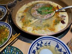 -洱火云南酸菜牛肉火锅(石景山当代商城店)