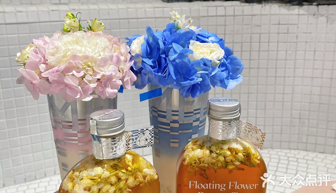 魔都超出片ins风店💐|饮料上有真的整簇鲜花