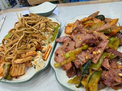 -大肚水饺锅贴·家常融合菜(新港店)