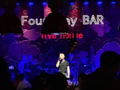 -FOUR PLAY BAR