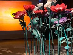 -Nathalie Djurberg与Hans Berg“牛皮纸包裹的月亮”-Prada荣宅当季展览
