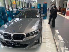 -上海宝信宝马4S店