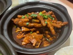 猪蹄凤爪煲-恭喜上堓砂锅焗·海鲜大排档(闵行龙湖店)