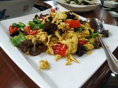 双椒木耳炒蛋-晶莹品鲜.顺德鱼生.特色桑拿菜