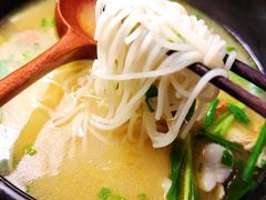 -银米·云南传统过桥米线(双廊黑金冠店)