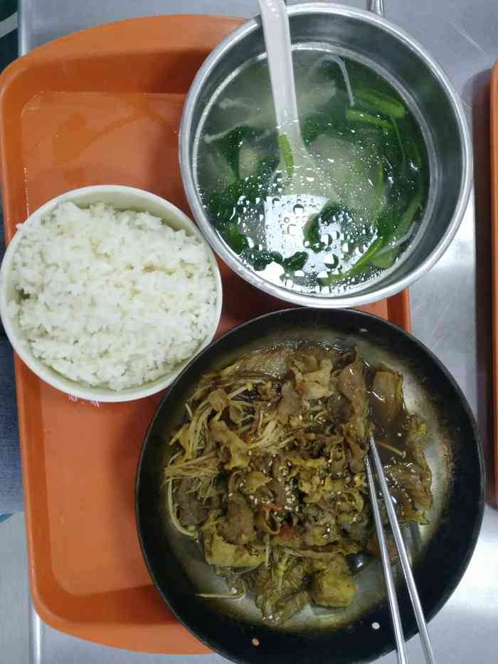 南师大仙林校区东区食堂-"东三,一个聚餐的好地方,有大桌,可以点菜.