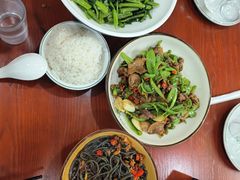 -湖南人家湘菜馆(镇江路店)