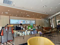 -星巴克臻选(莘庄仲盛店)