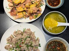 -鲜入唯煮·港式海鲜牛肉火锅(金宝街店)