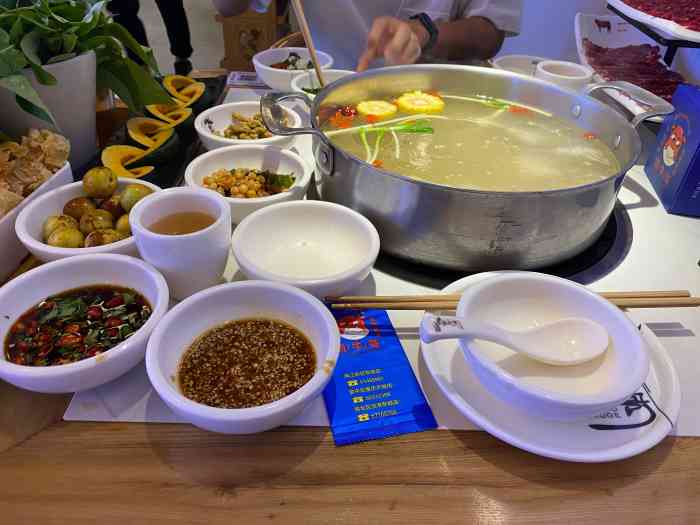 俏牛哥鲜牛肉牛肆馆(鸳鸯店)-"07位置: 在月光之城里面,我这次去