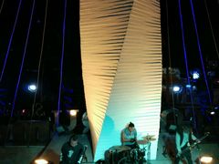 对面广场的Band-Bamboo Bar & Grill Restaurant