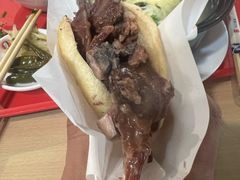 -闫家驴肉老店(华电一校店)