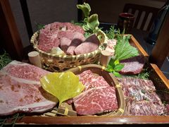 -山川小町·极番烧肉(新地假日广场店)