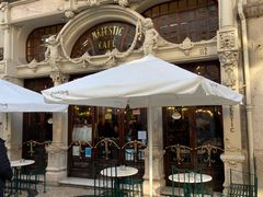 -Majestic Café